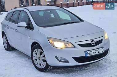 Універсал Opel Astra 2011 в Долині
