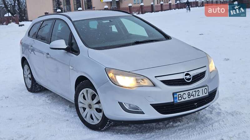Opel Astra 2011