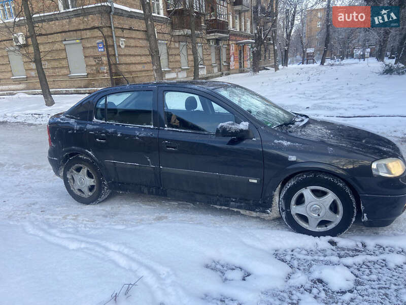 Хэтчбек Opel Astra 1998 в Киеве