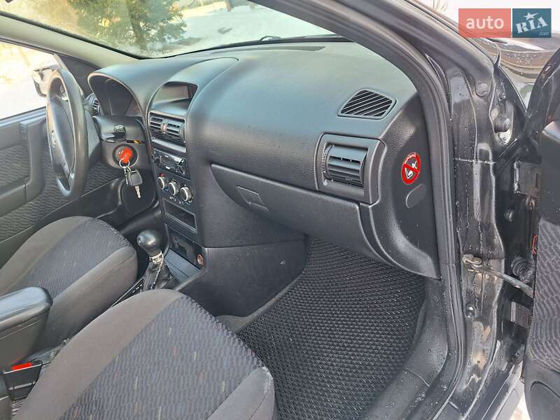 Универсал Opel Astra 2001 в Черновцах
