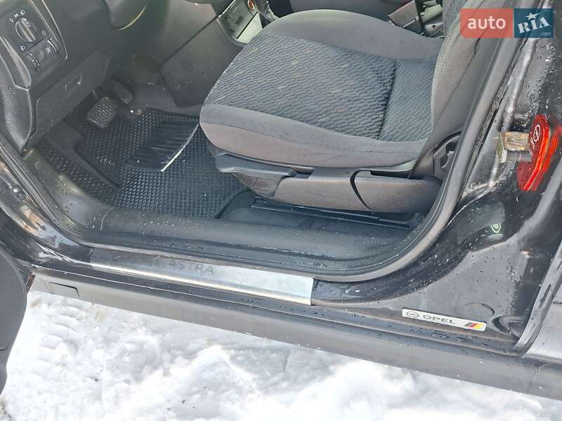 Универсал Opel Astra 2001 в Черновцах