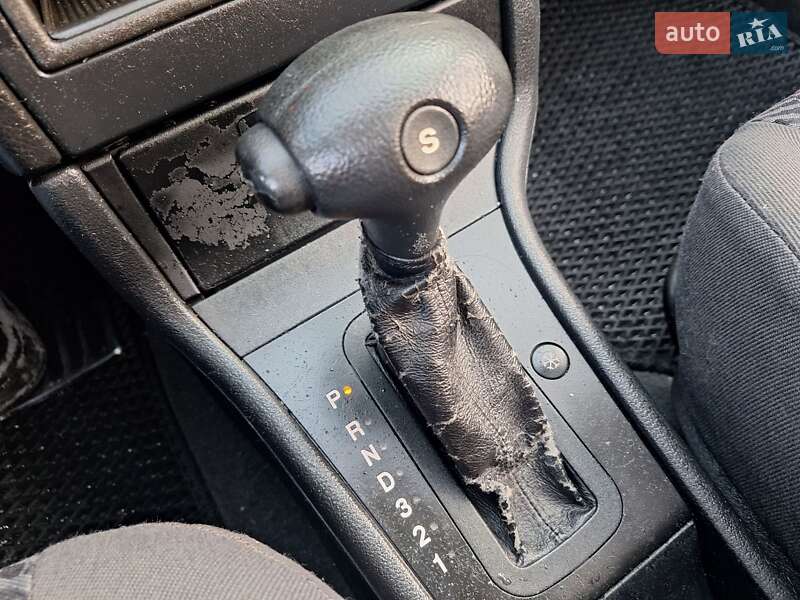 Универсал Opel Astra 2001 в Черновцах