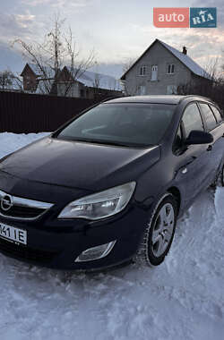 Универсал Opel Astra 2011 в Дунаевцах