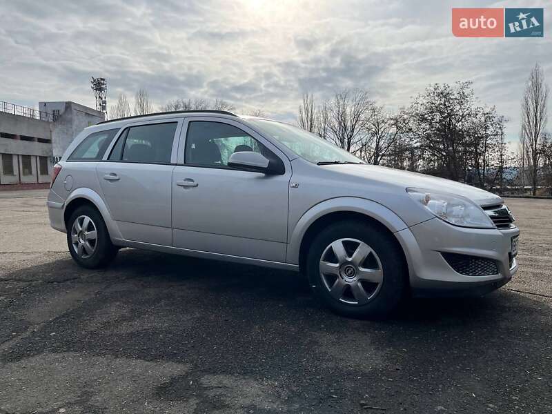 Універсал Opel Astra 2009 в Южноукраїнську