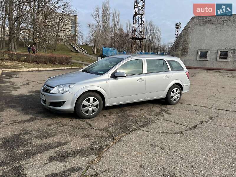 Універсал Opel Astra 2009 в Южноукраїнську