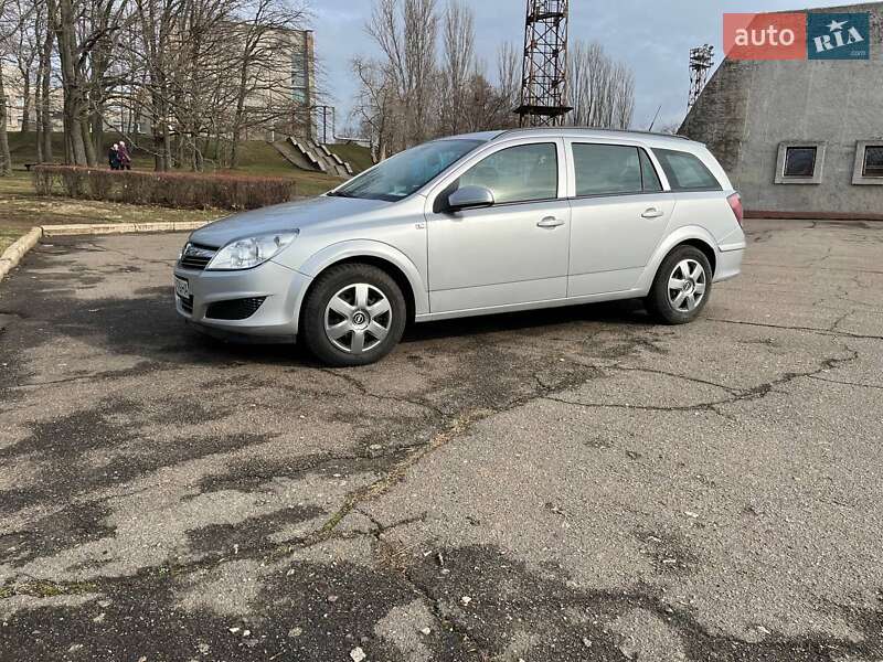 Універсал Opel Astra 2009 в Южноукраїнську