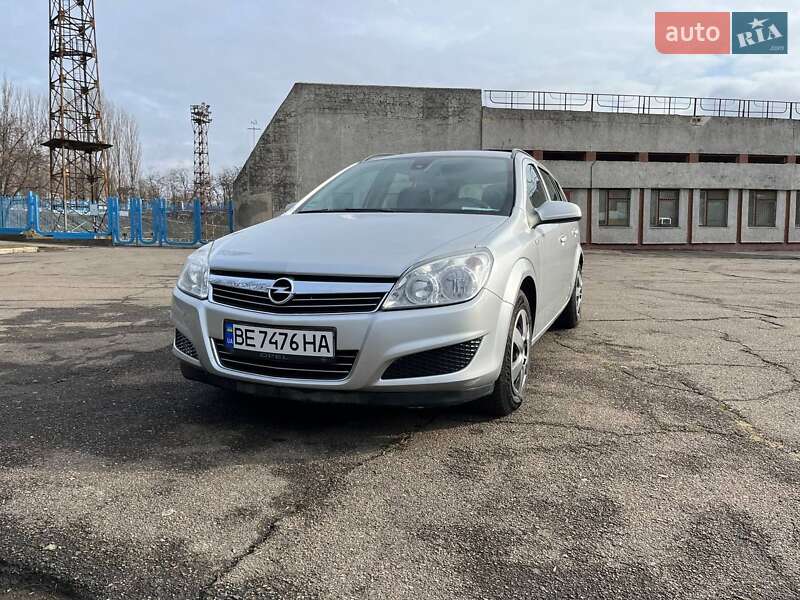 Універсал Opel Astra 2009 в Южноукраїнську