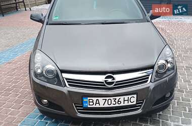 Универсал Opel Astra 2009 в Знаменке