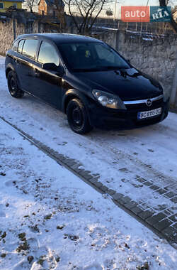 Хэтчбек Opel Astra 2006 в Мостиске