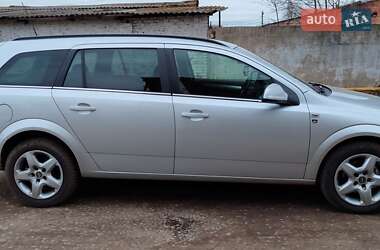Універсал Opel Astra 2010 в Первомайську