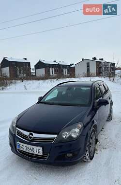 Универсал Opel Astra 2010 в Львове