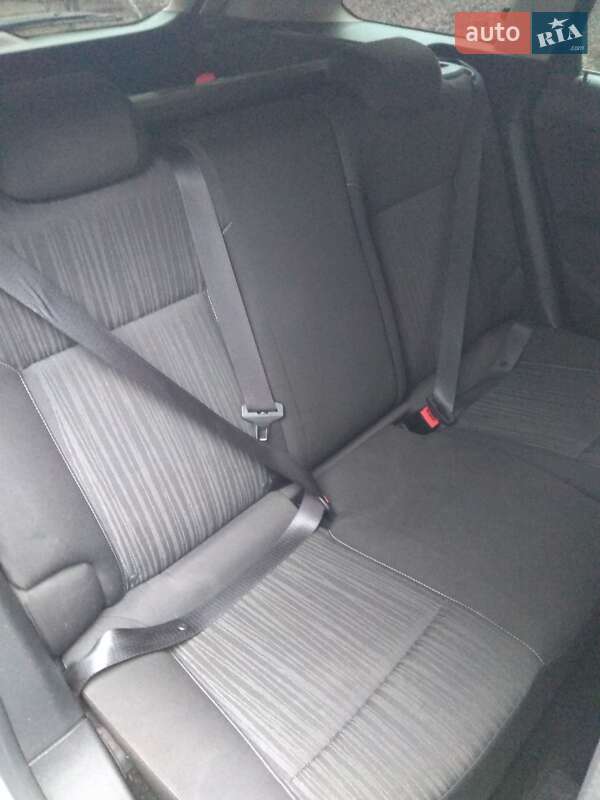 Універсал Opel Astra 2011 в Львові