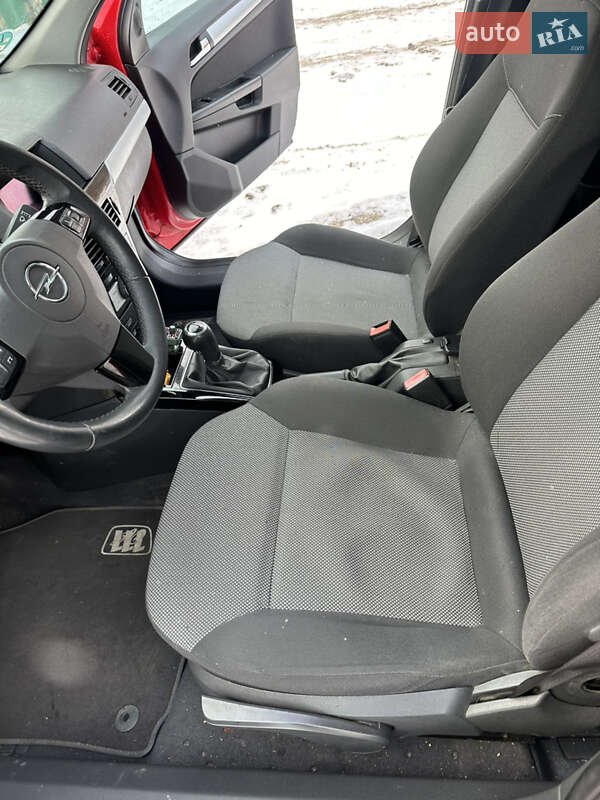 Универсал Opel Astra 2010 в Виннице