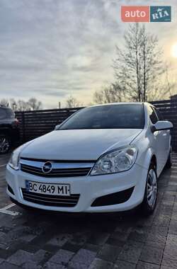 Хетчбек Opel Astra 2009 в Кам'янці-Бузькій