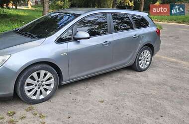 Универсал Opel Astra 2011 в Новояворовске