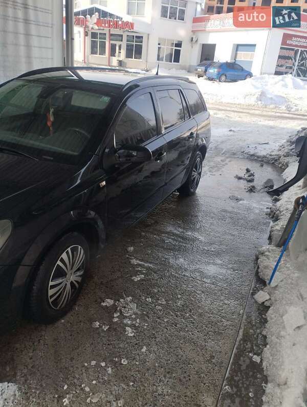 Универсал Opel Astra 2006 в Ивано-Франковске