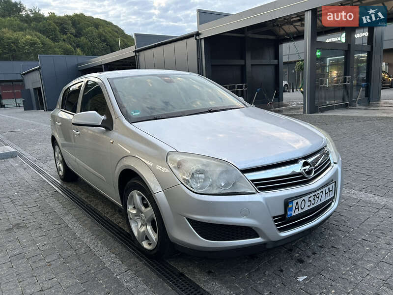 Хэтчбек Opel Astra 2007 в Тячеве фото 13 Хэтчбек Opel Astra 2007 в Тячеве