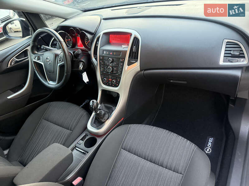 Хэтчбек Opel Astra 2010 в Ровно