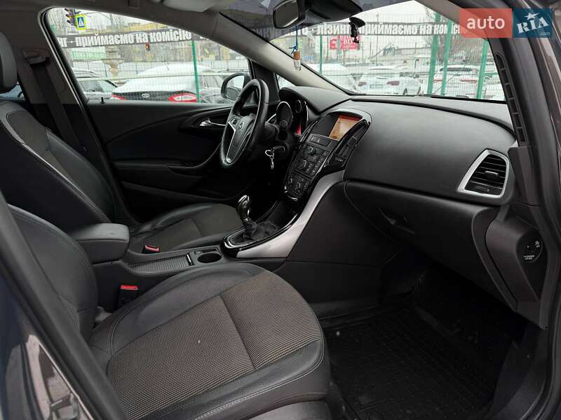 Универсал Opel Astra 2015 в Днепре