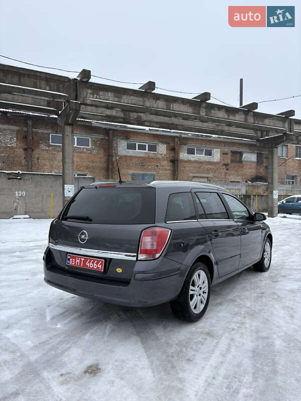Универсал Opel Astra 2009 в Белой Церкви
