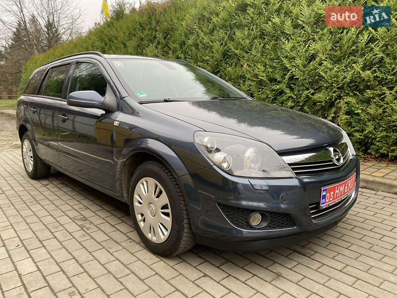 Универсал Opel Astra 2008 в Луцке