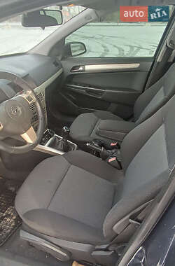 Універсал Opel Astra 2007 в Дніпрі