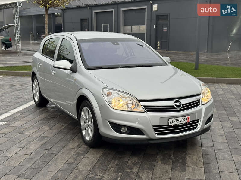 Хэтчбек Opel Astra 2009 в Луцке фото 4 Хэтчбек Opel Astra 2009 в Луцке