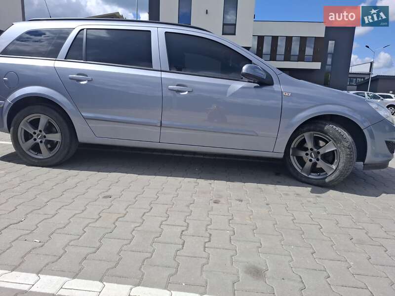 Универсал Opel Astra 2009 в Виннице
