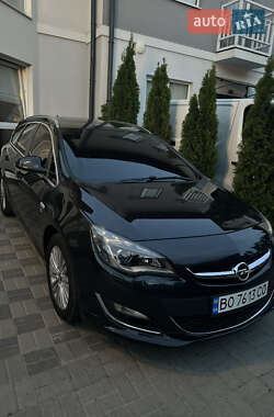 Універсал Opel Astra 2015 в Києві