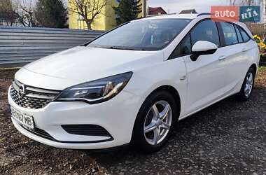 Универсал Opel Astra 2017 в Киеве