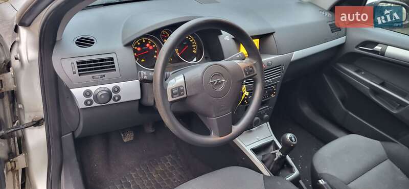 Хэтчбек Opel Astra 2005 в Луцке