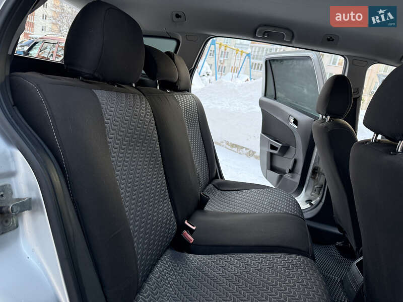 Универсал Opel Astra 2009 в Тернополе