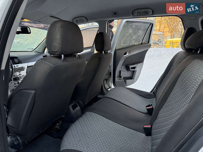 Универсал Opel Astra 2009 в Тернополе