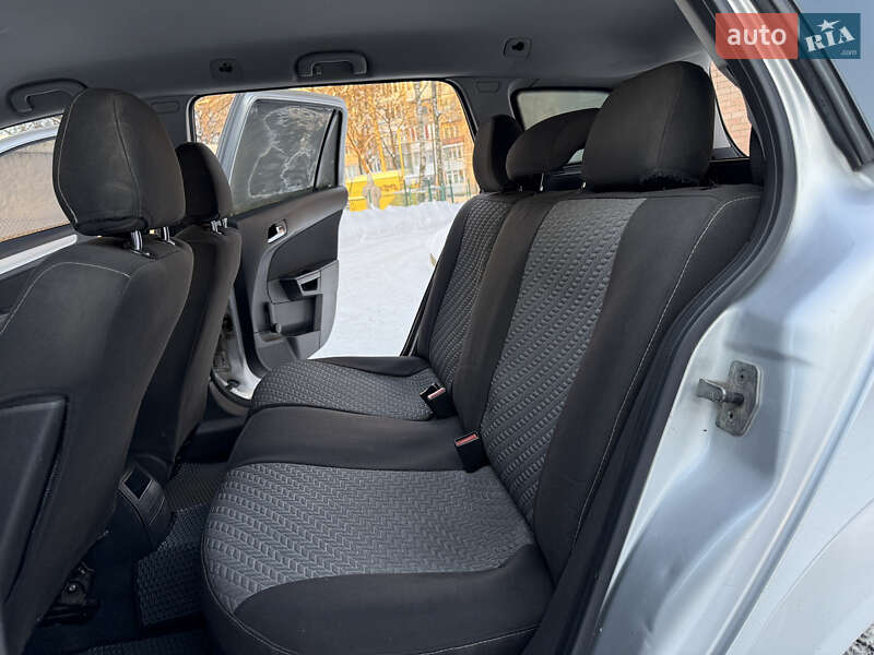 Универсал Opel Astra 2009 в Тернополе