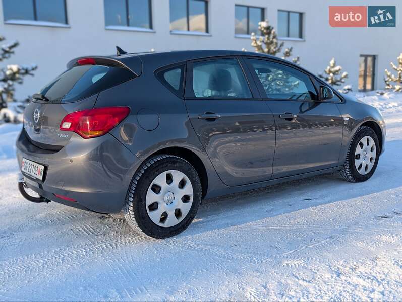 Хэтчбек Opel Astra 2012 в Луцке