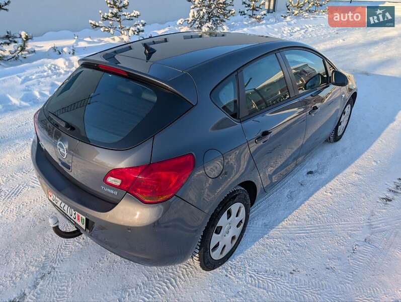 Хэтчбек Opel Astra 2012 в Луцке