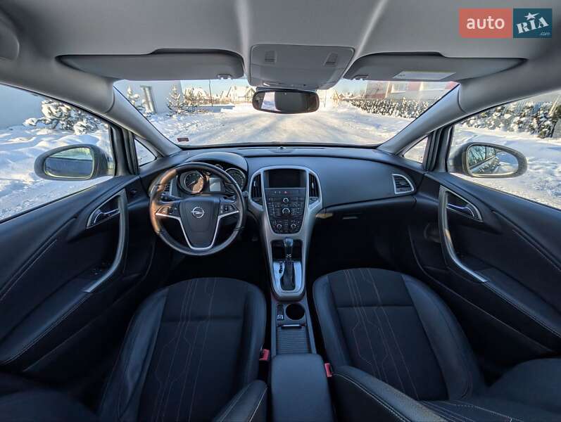 Хэтчбек Opel Astra 2012 в Луцке