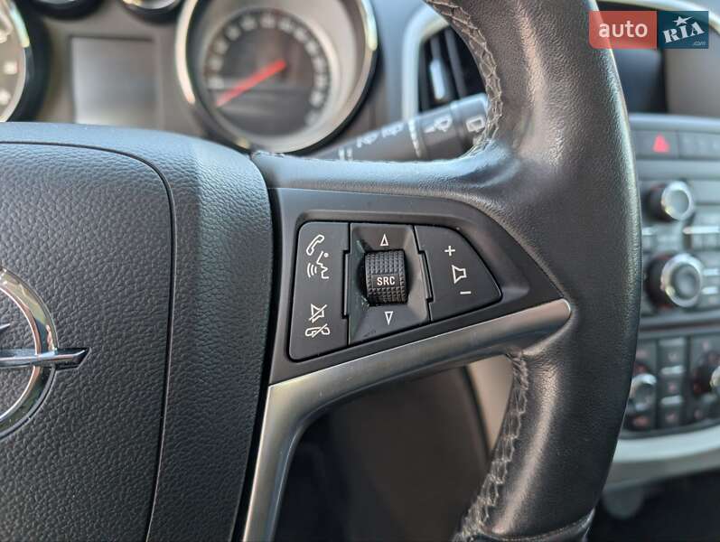 Хэтчбек Opel Astra 2012 в Луцке