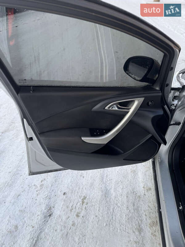 Универсал Opel Astra 2012 в Киеве