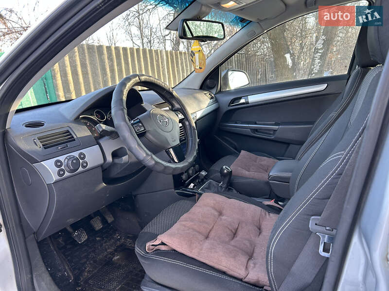 Универсал Opel Astra 2010 в Лозовой