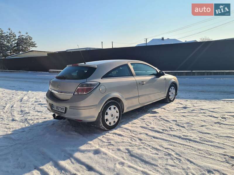 Хэтчбек Opel Astra 2005 в Киеве