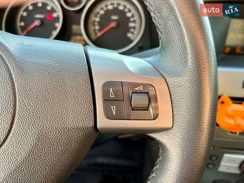 Хэтчбек Opel Astra 2005 в Киеве