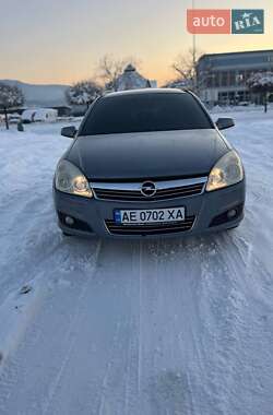 Універсал Opel Astra 2007 в Буштино