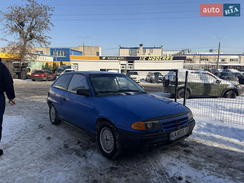 Хэтчбек Opel Astra 1992 в Киеве
