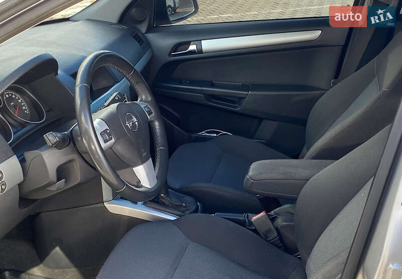 Универсал Opel Astra 2009 в Дрогобыче