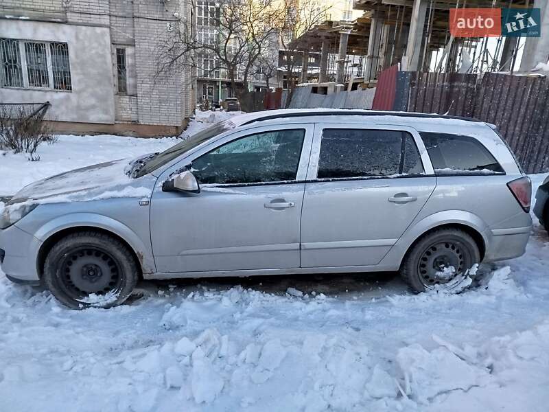 Универсал Opel Astra 2005 в Винниках