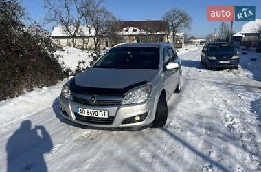 Универсал Opel Astra 2009 в Хусте