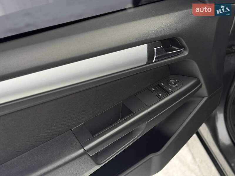 Хэтчбек Opel Astra 2009 в Запорожье