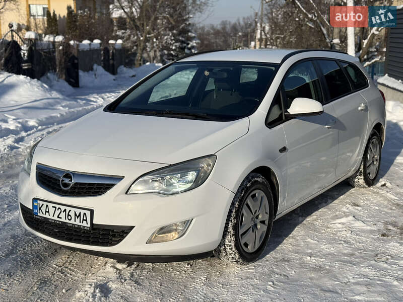 Универсал Opel Astra 2011 в Хмельницком