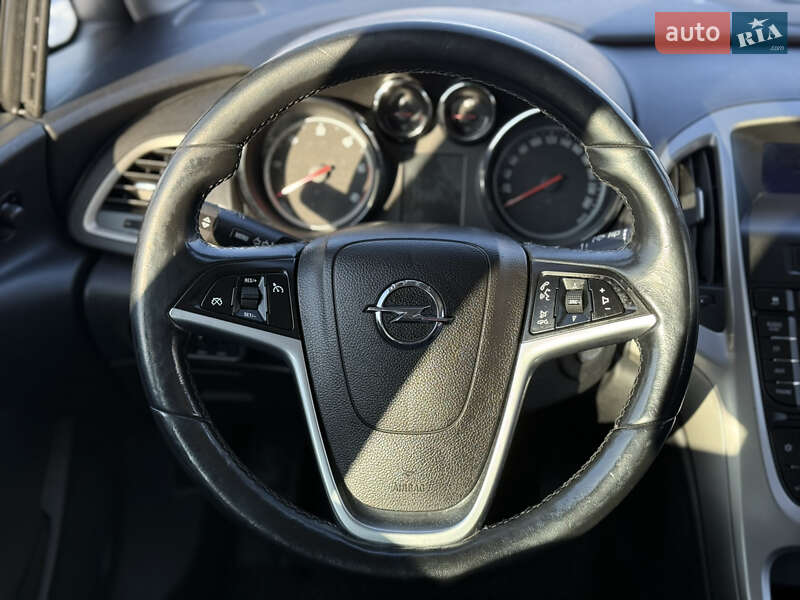 Универсал Opel Astra 2011 в Хмельницком